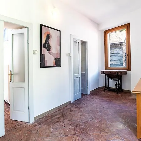 فيلة Spacious 4br With View نيسّو
