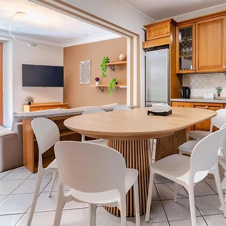 فيلة Spacious 4br With View