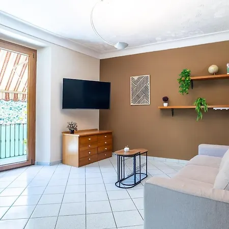 Willa Spacious 4br With View Nesso
